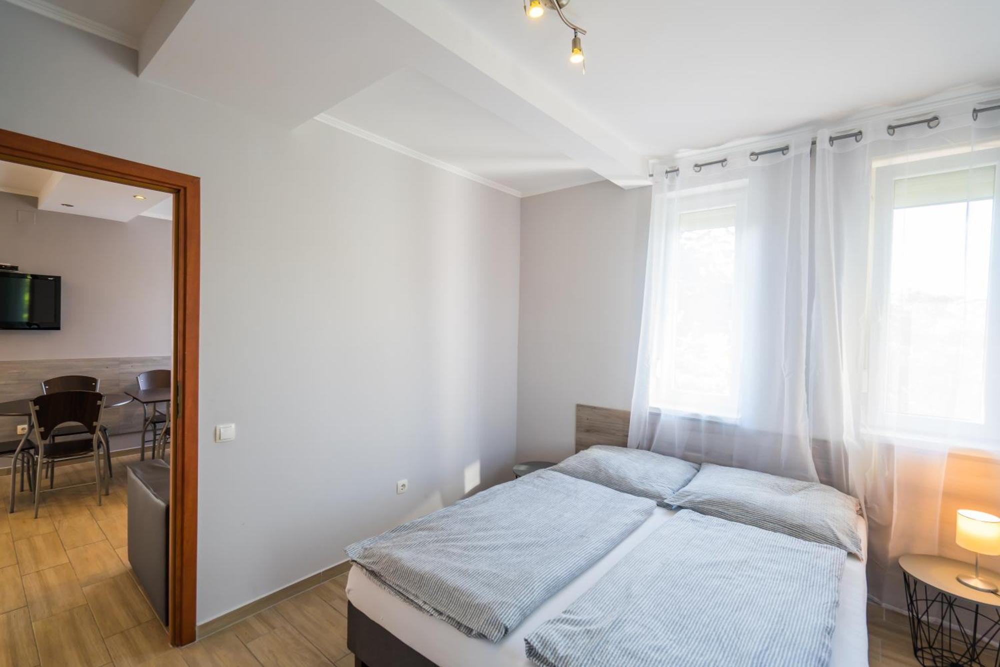 Riviera Apartmanhaz Siófok Buitenkant foto