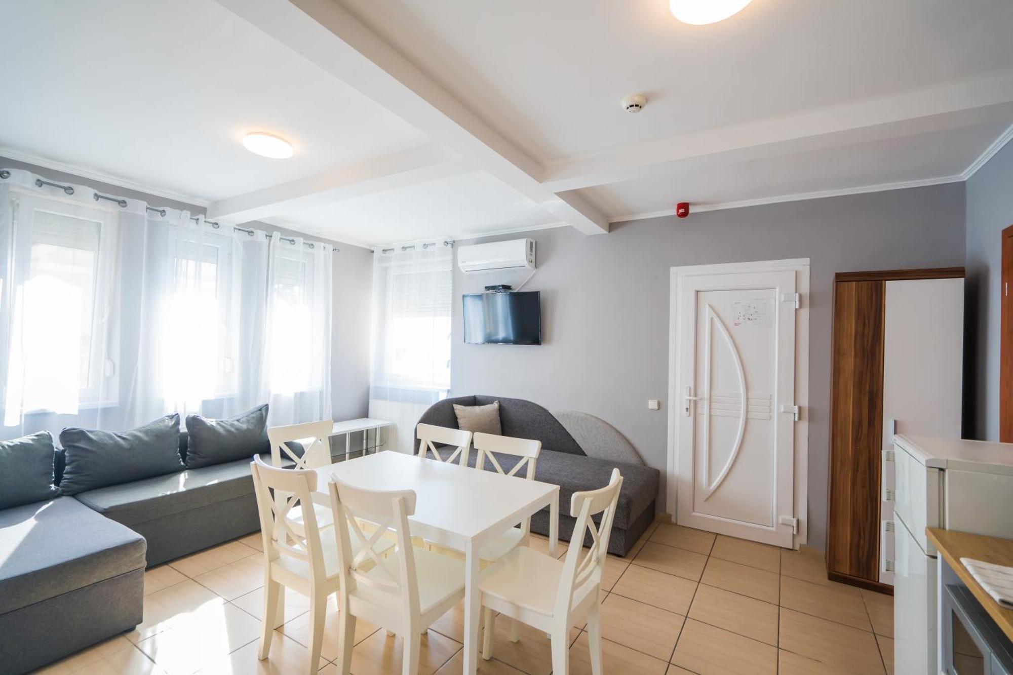Riviera Apartmanhaz Siófok Buitenkant foto
