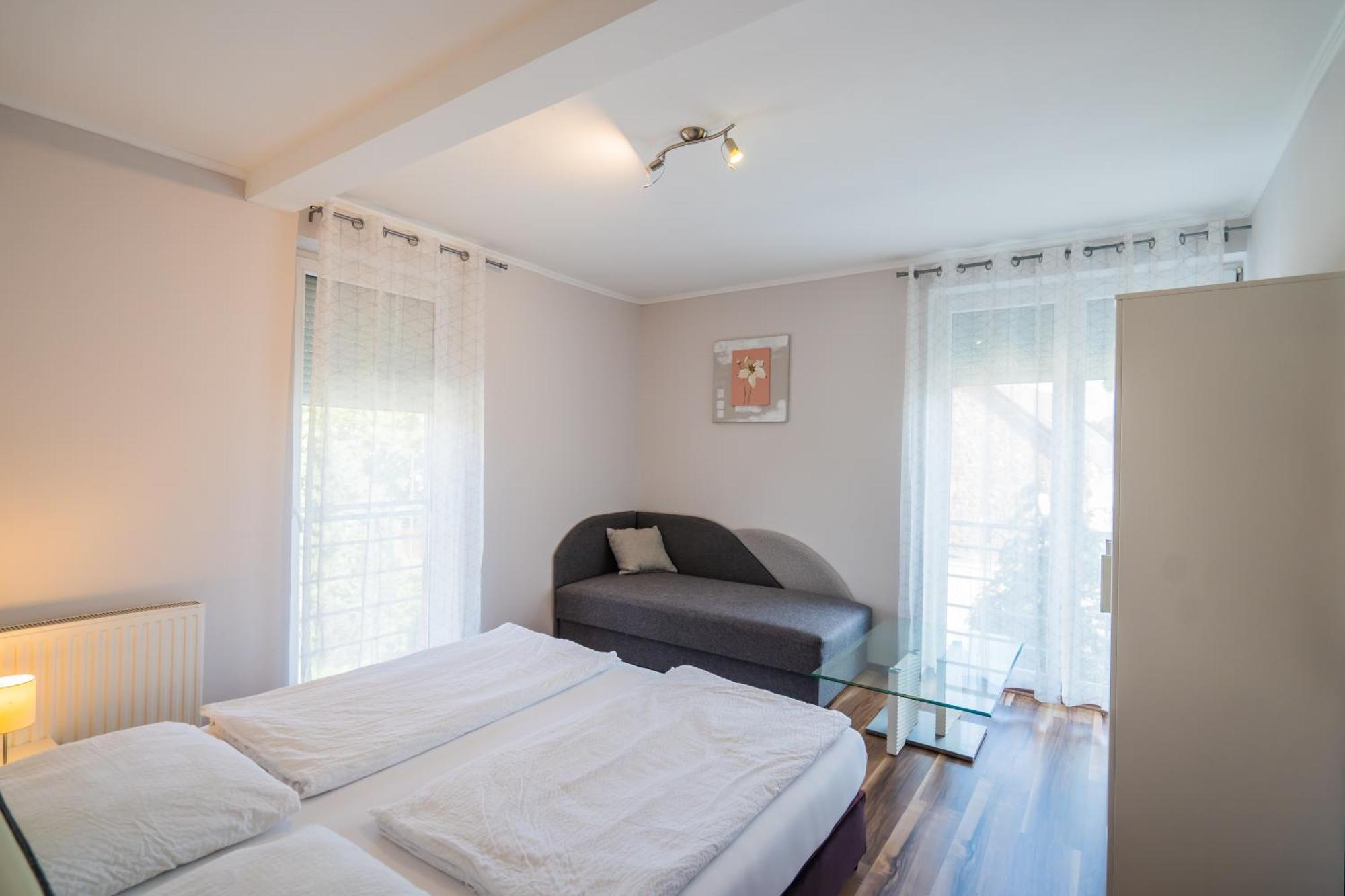 Riviera Apartmanhaz Siófok Buitenkant foto