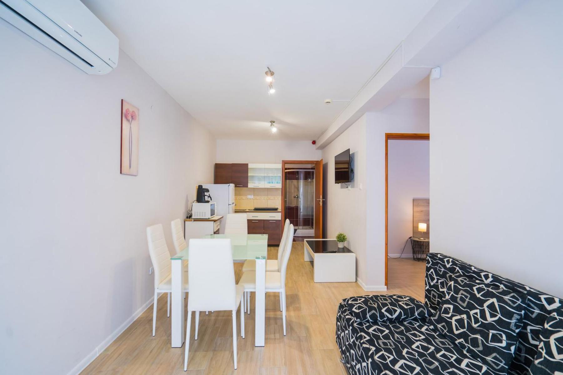 Riviera Apartmanhaz Siófok Buitenkant foto