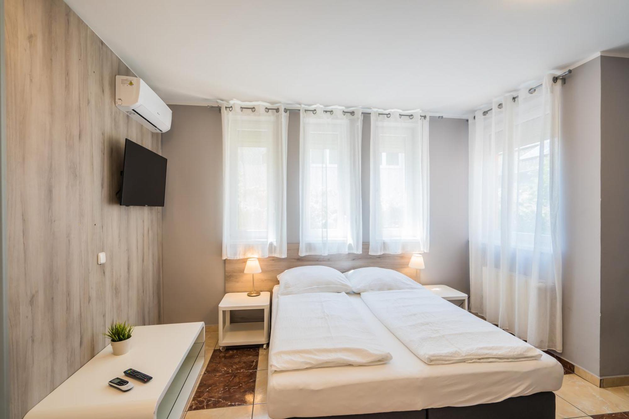 Riviera Apartmanhaz Siófok Buitenkant foto