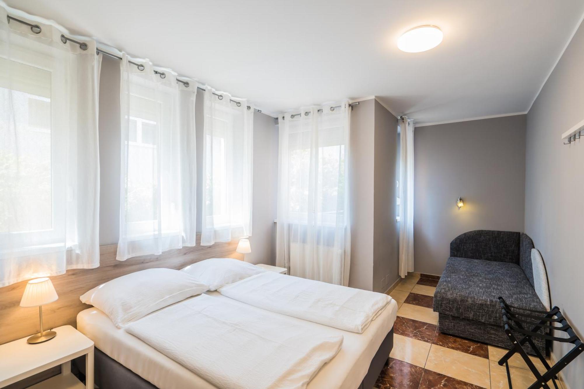 Riviera Apartmanhaz Siófok Buitenkant foto