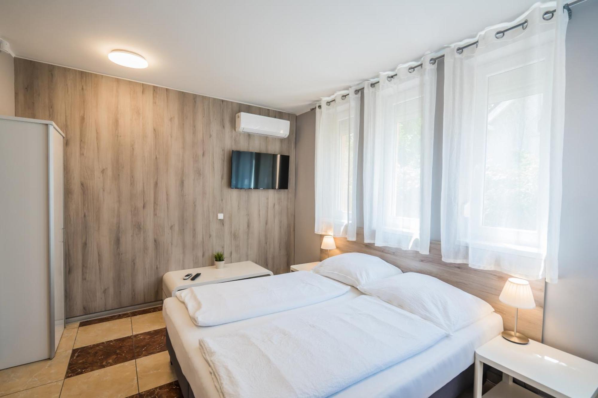 Riviera Apartmanhaz Siófok Buitenkant foto